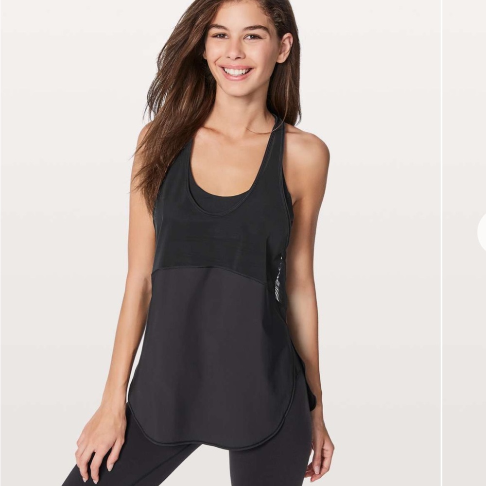Lululemon Twist Around Tank in Black Size 12 Built in Bra